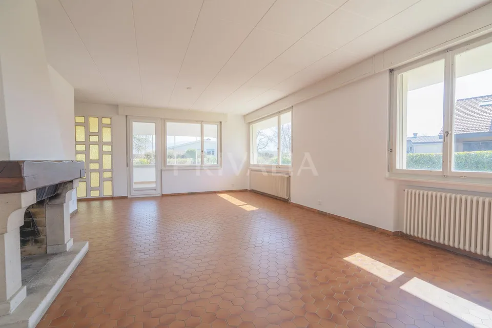 Belle villa individuelle de plain-pied avec jardin au coeur de la C...