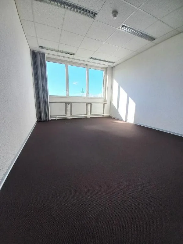 Büro-/Gewerberaum mit Ländlicher Aussicht