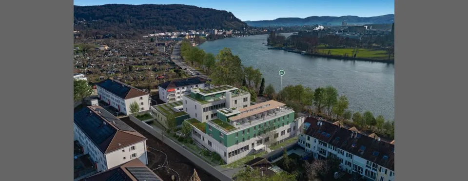 Einstellhallenplätze für Autos und Motorräder zu vermieten