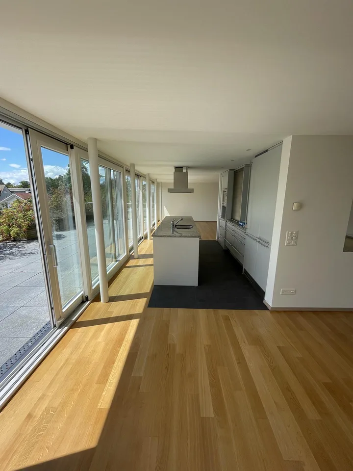Luxuriöse 4.5-Maisonette-Wohnung in Binningen zu vermieten