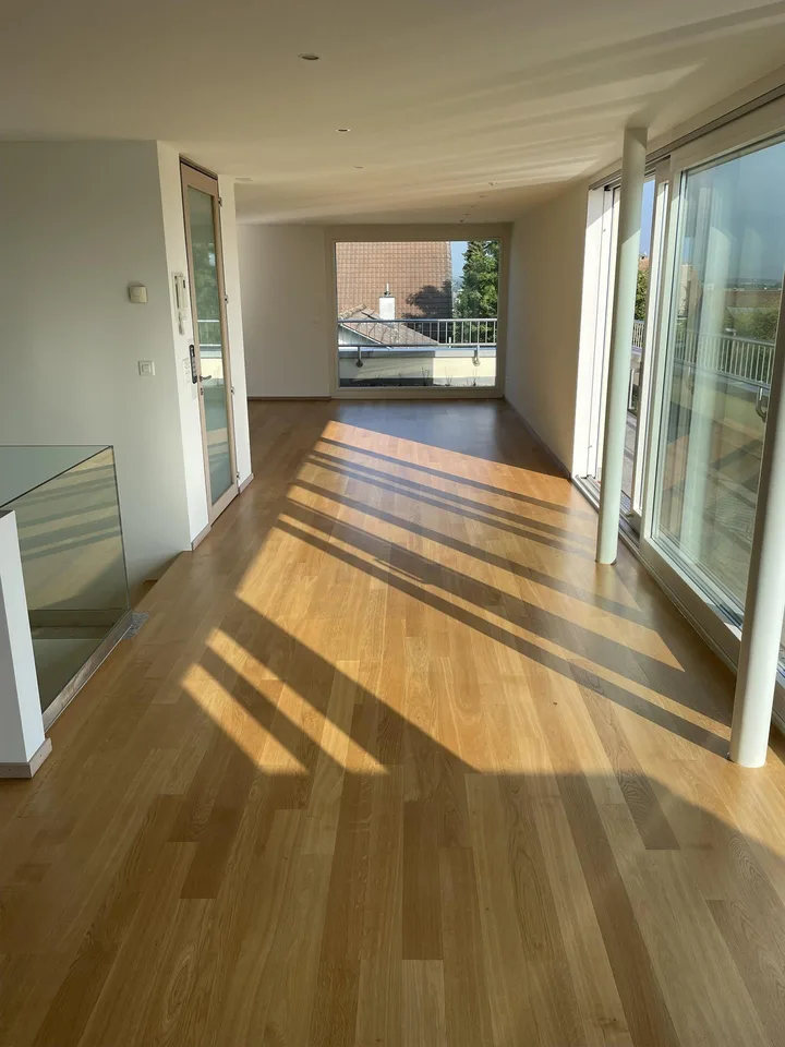 Luxuriöse 4.5-Maisonette-Wohnung in Binningen zu vermieten