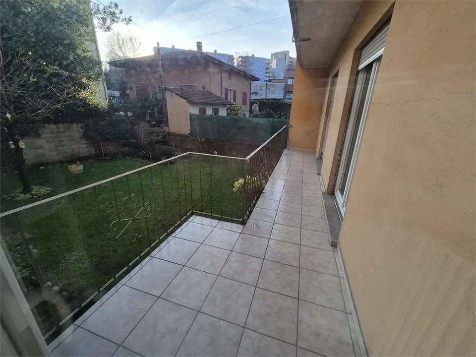 Vacallo-Pizzamiglio - Ampio 3.5 Locali Ristrutturato con Grande Balcon – Foto 8 von 9