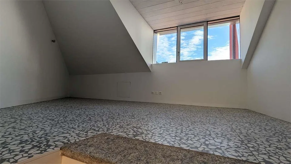 Sonvico - Spettacolare e Caratteristico 6.5 Locali su più Livelli con – photo 11 sur 12