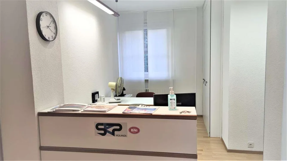Massagno, SPLENDIDO UFFICIO 6,5 ANCHE ARREDATO – foto 7 di 11