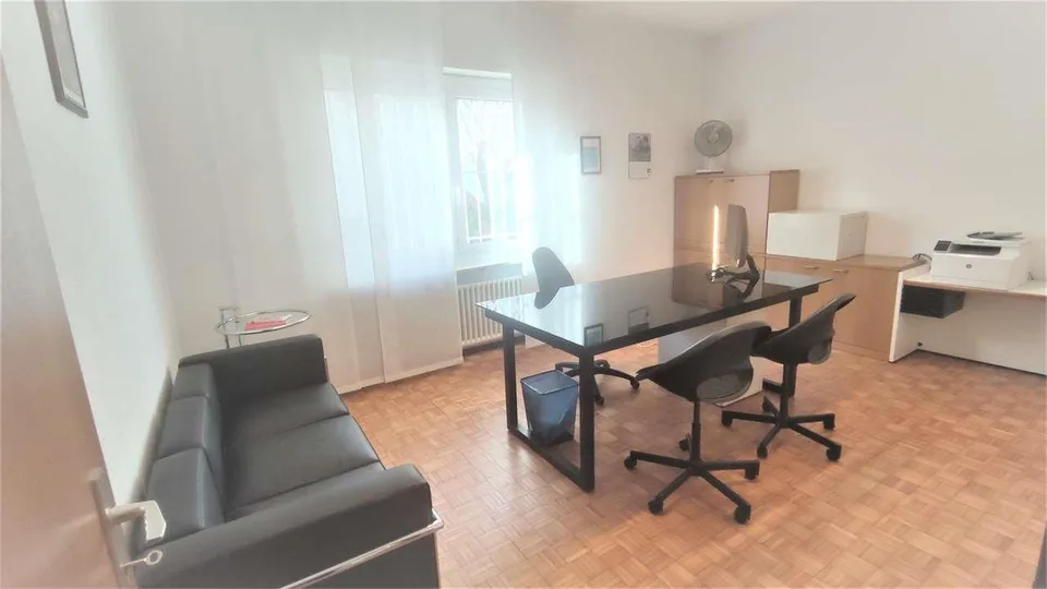 Massagno, SPLENDIDO UFFICIO 6,5 ANCHE ARREDATO – foto 10 di 11