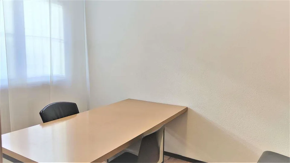Massagno, SPLENDIDO UFFICIO 6,5 ANCHE ARREDATO – foto 6 di 11