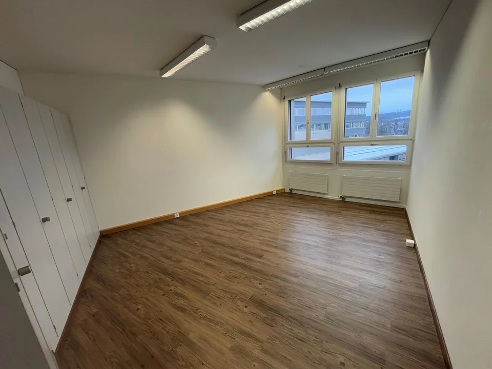 Ausgebautes Büro in Nänikon zu vermieten!