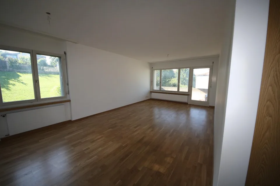 grosszügige 3.5 Zimmer-Wohnung an ruhiger Lage zu vermieten