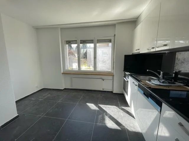 grosszügige 3.5 Zimmer-Wohnung an ruhiger Lage zu vermieten