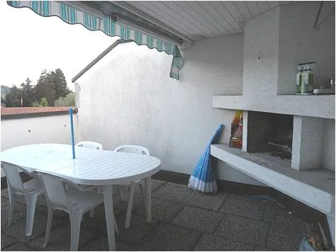 Schöne Dachwohnung mit Dachterrasse