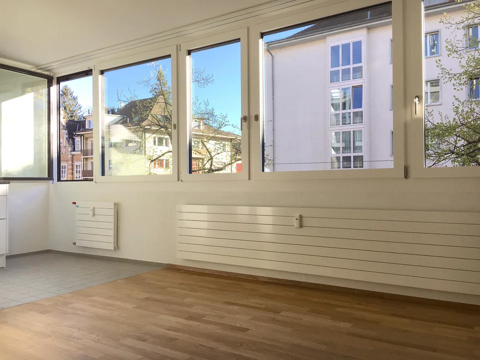 Helle 2.5 Zimmer Wohnung direkt beim Spalentor