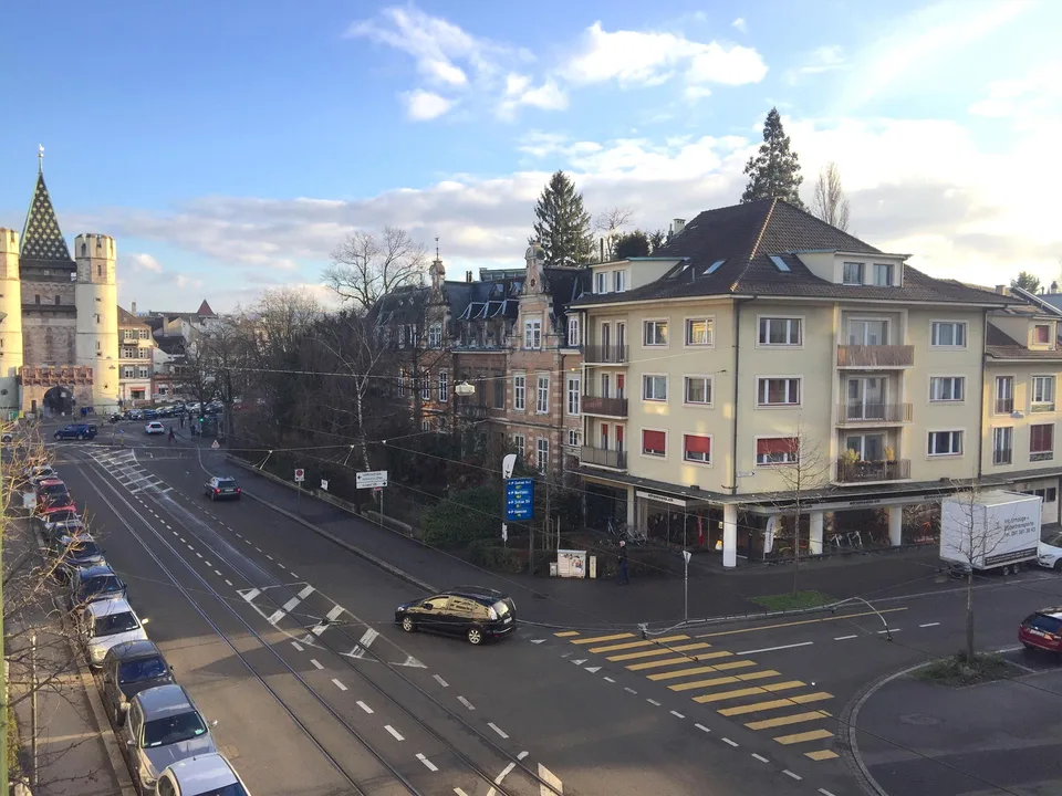 Helle 2.5 Zimmer Wohnung direkt beim Spalentor