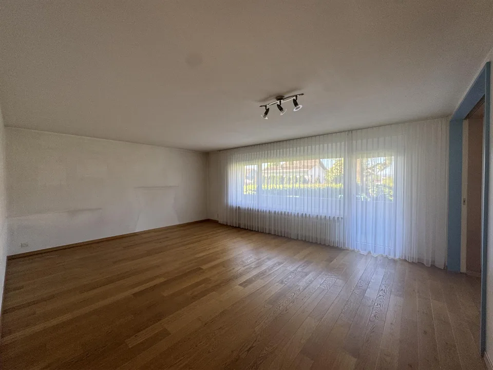 Grosszügige 4.5 Zimmerwohnung an ruhiger Lage