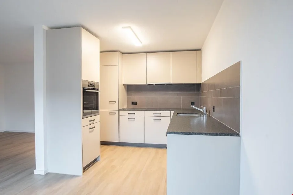Sanierte schöne, helle Dachwohnung