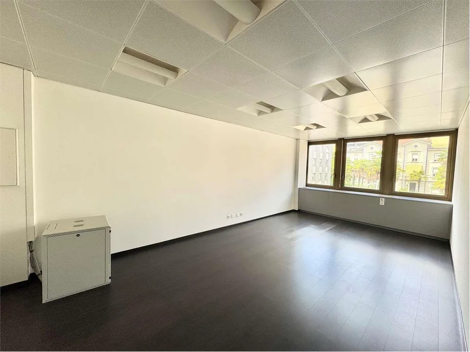 Ufficio moderno di 3 locali a Paradiso a pochi passi dal Lago di Lugan