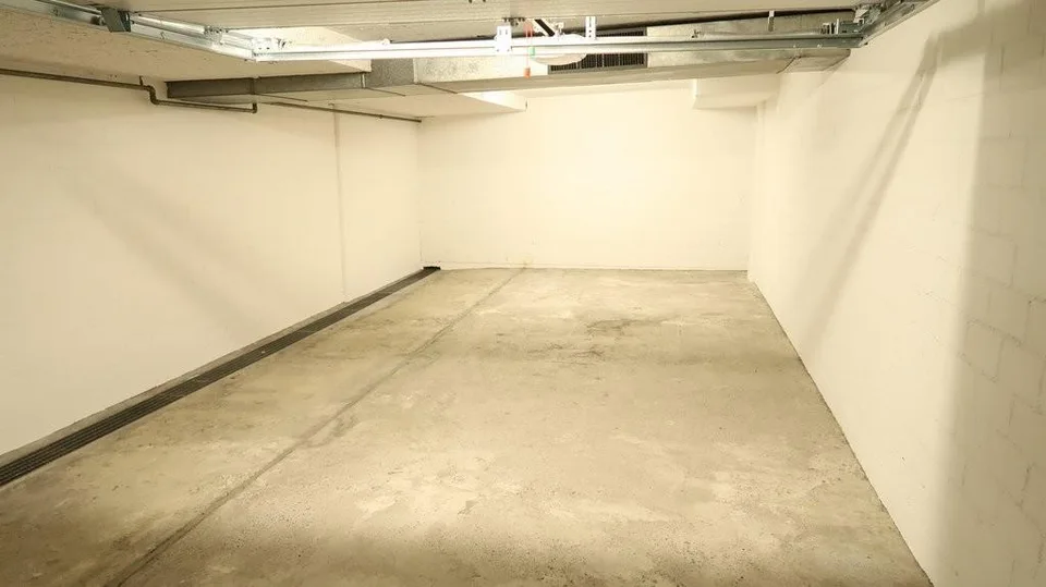 Einzelgarage in der äusseren Schosshalde