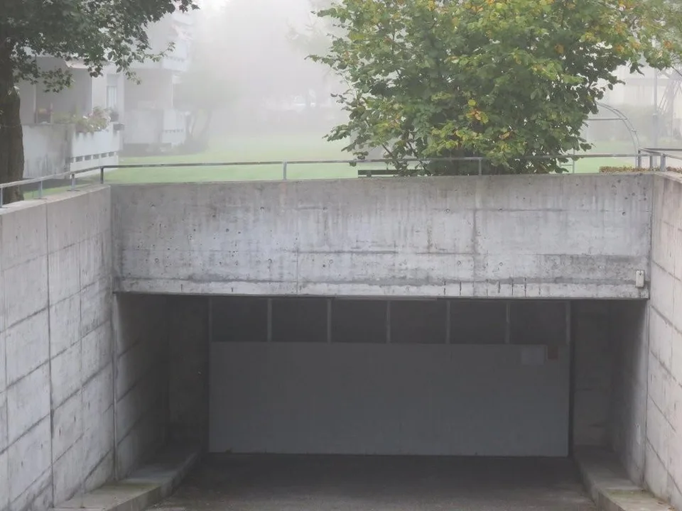 Einzelgarage in der äusseren Schosshalde