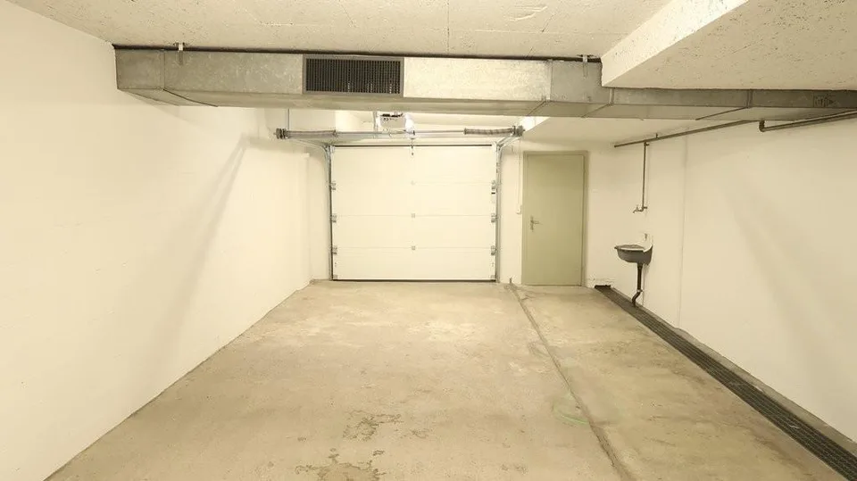 Einzelgarage in der äusseren Schosshalde