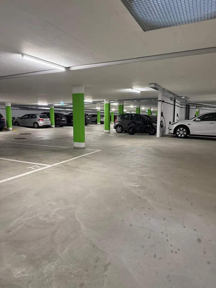 Auto-Einstellplatz in der Tiefgarage Neualtwil II ...