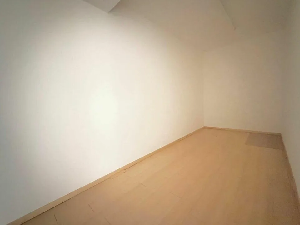 LUGANO · UFFICIO IN ZONA CENTRALISSIMA E DISPONIBILE DA SUBITO · 19...