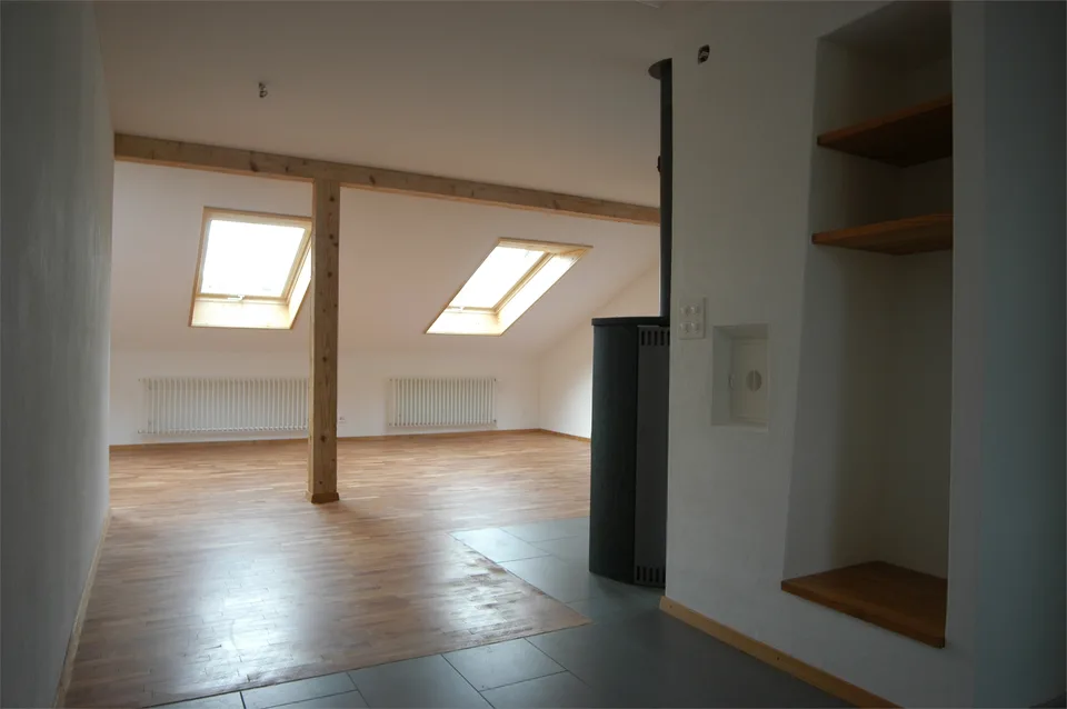 Helle, sonnige 3 1/2 Zimmer-Dachstockwohnung