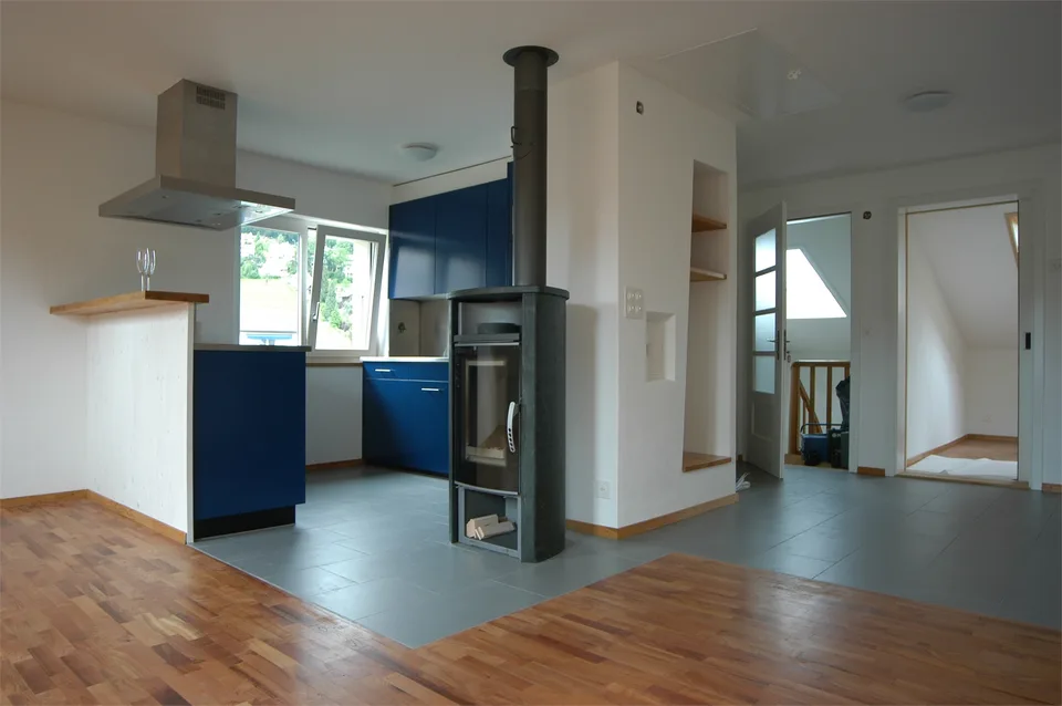 Helle, sonnige 3 1/2 Zimmer-Dachstockwohnung