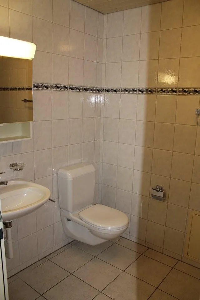 Originelle Dachwohnung wartet auf einen Nachfolger