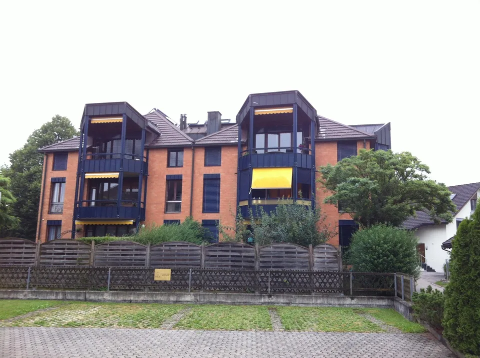 Einstellhallenplatz in Hünenberg