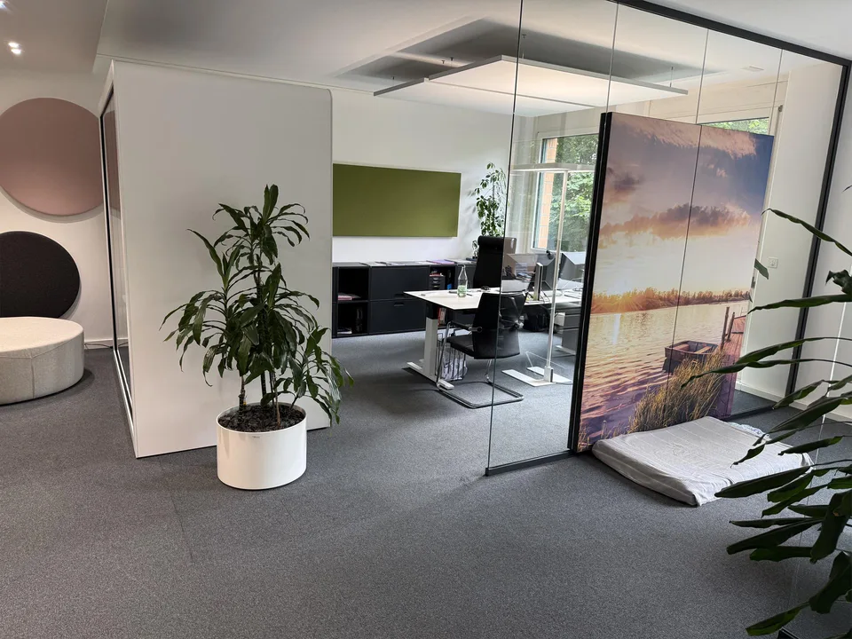 Helles Büro nähe Flughafen
