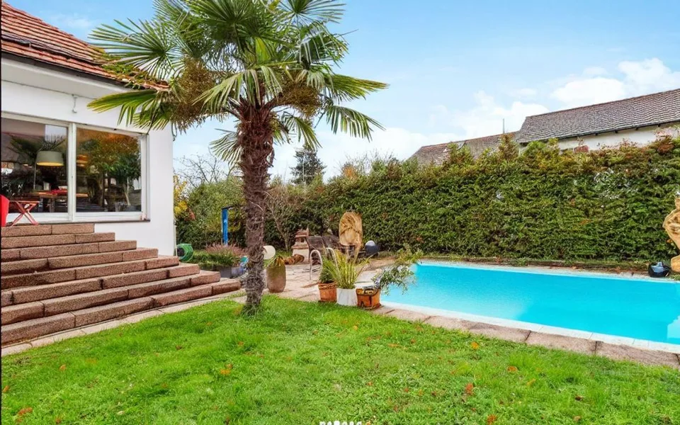 Exklusives, ruhig gelegenes Einfamilienhaus mit Pool zur Langzeitmiete