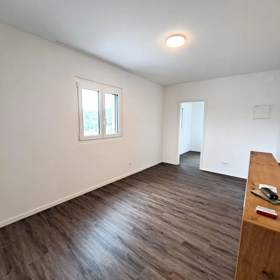 BÜRO ODER ATELIER AN HOCH FRQUENTIERTER LAGE