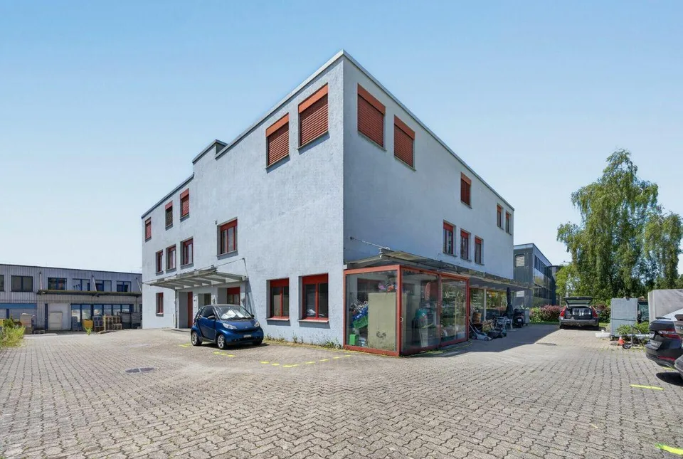 Attraktive Gewerbefläche mit vielseitigen Nutzungsmöglichkeiten in ...
