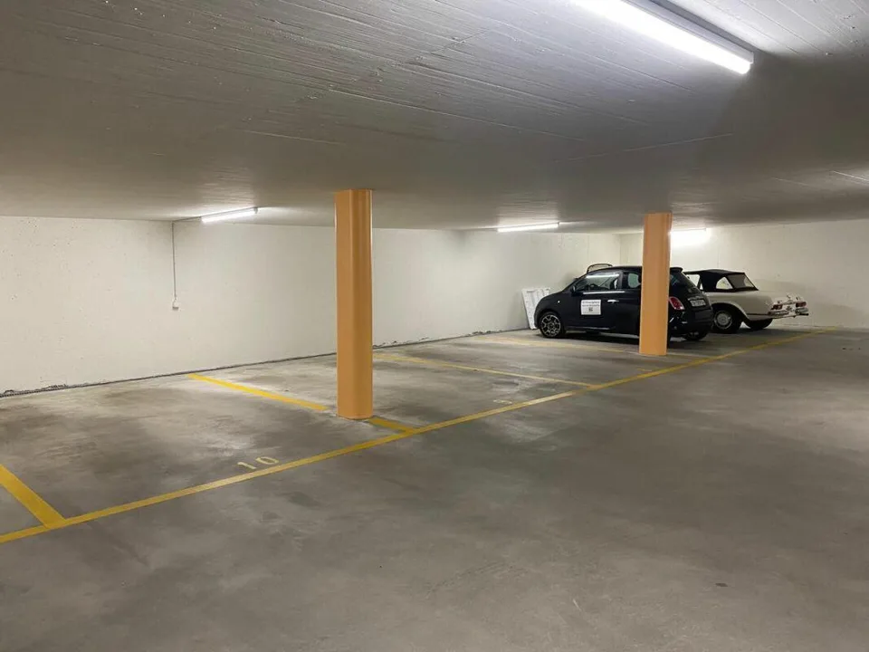 Einstellplatz & Motorradabstellplatz zu vermieten