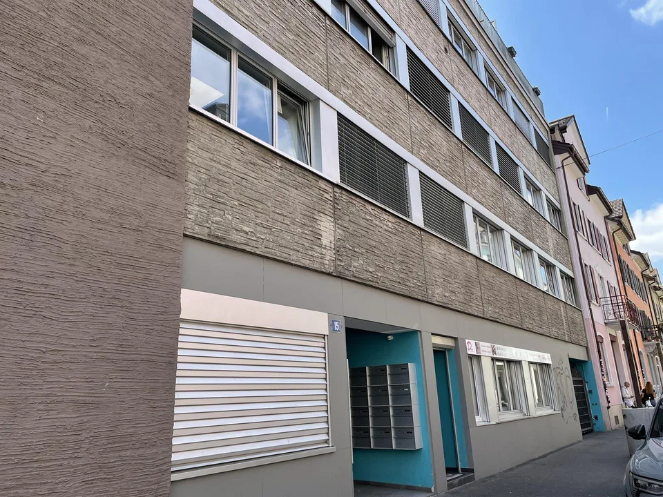 Charmante 1-Zimmer-Attikawohnung mit Dachterrasse