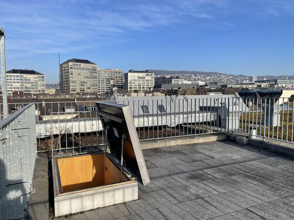 Charmante 1-Zimmer-Attikawohnung mit Dachterrasse