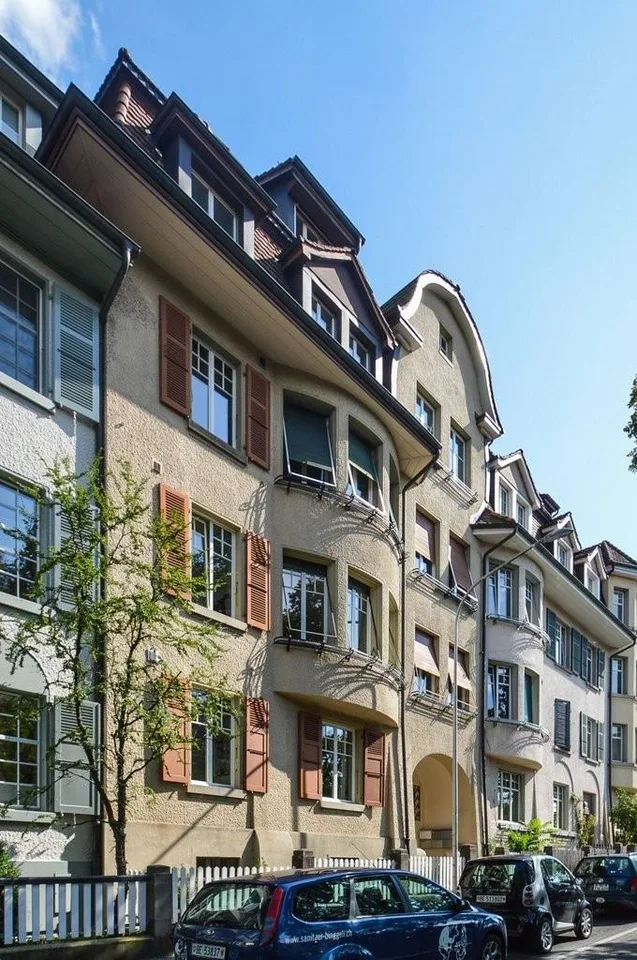 Appartement de vieille construction magnifique avec vue
