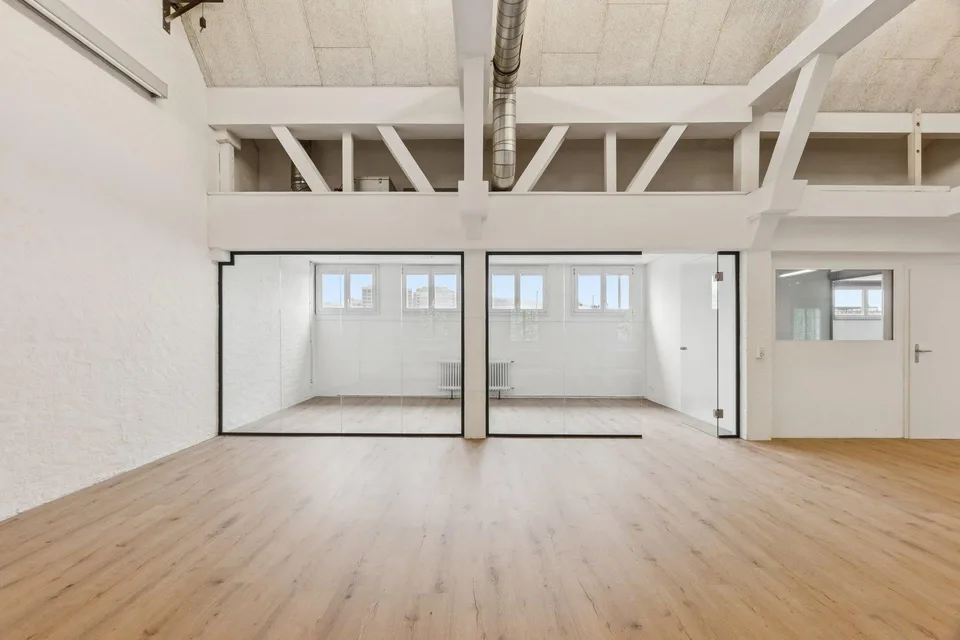 Repräsentativ. Inspirierend. Zentral. - Ihre Gewerbefläche mit Loft...