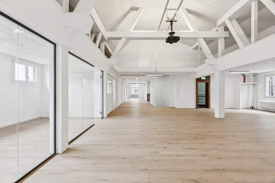 Repräsentativ. Inspirierend. Zentral. - Ihre Gewerbefläche mit Loft...