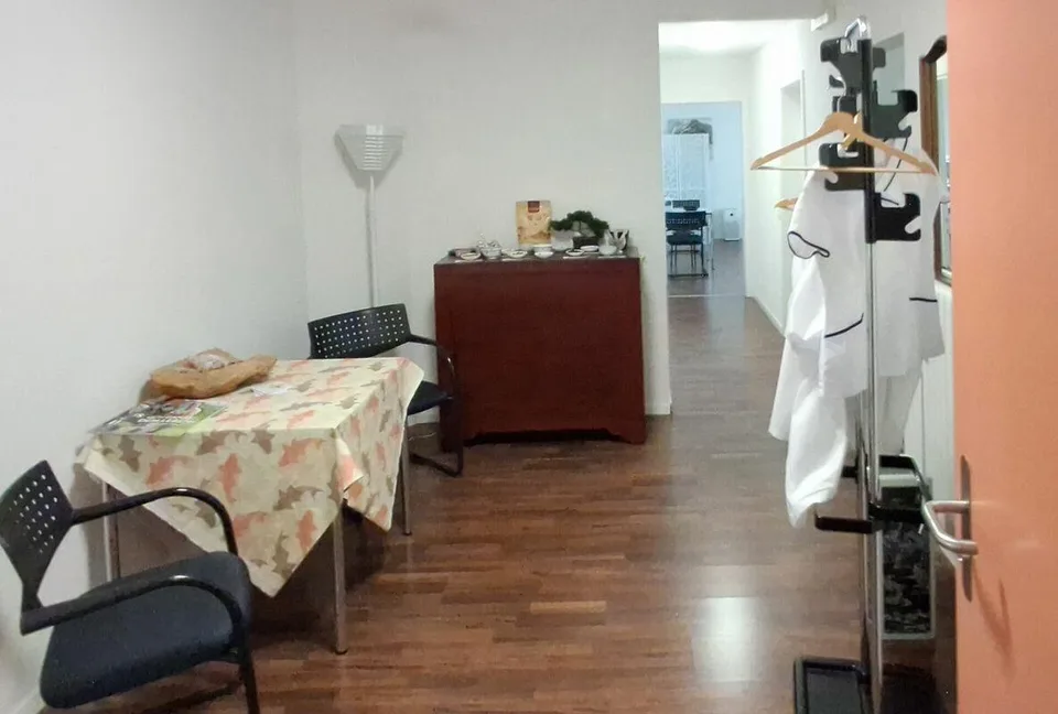 Zentralgelegene Büro- / Praxisräumlichkeiten suchen neue Mieter – foto 6 di 9