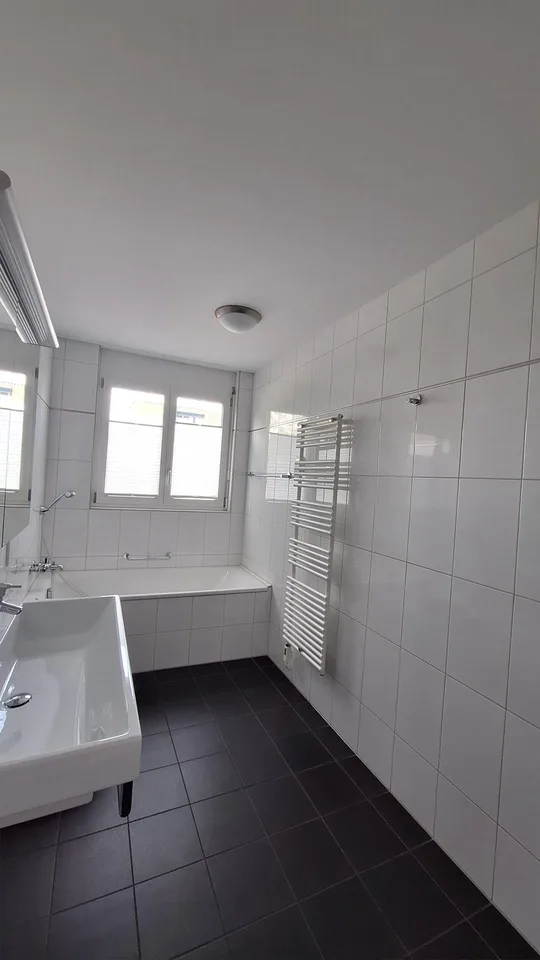 4.5-Zimmerwohnung, zentral gelegen, hell, grosszügiger Grundriss