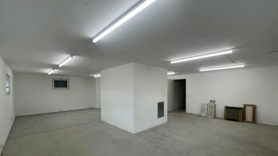 Vielseitiger nutzbarer Raum (Gewerbe/Atelier/Lager/Büro) ca. 100 m²