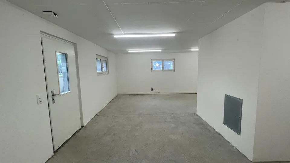 Vielseitiger nutzbarer Raum (Gewerbe/Atelier/Lager/Büro) ca. 100 m²