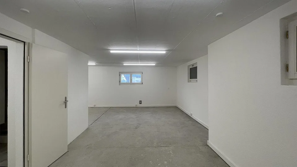 Vielseitiger nutzbarer Raum (Gewerbe/Atelier/Lager/Büro) ca. 100 m²