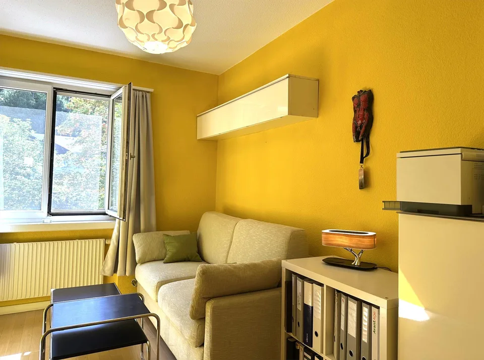 MÖBLIERT & MODERN MIT BALKON UND KLIMAANLAGE