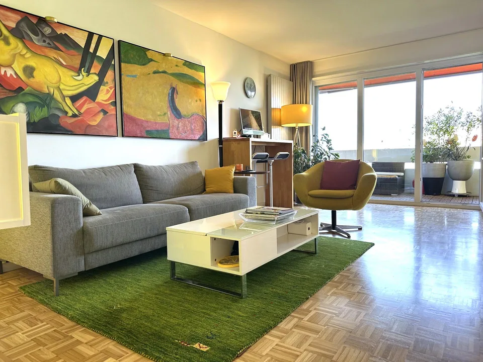 MÖBLIERT & MODERN MIT BALKON UND KLIMAANLAGE