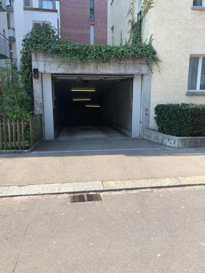 Einstellplatz im Kreis 4 - Verena-Conzett-Str.