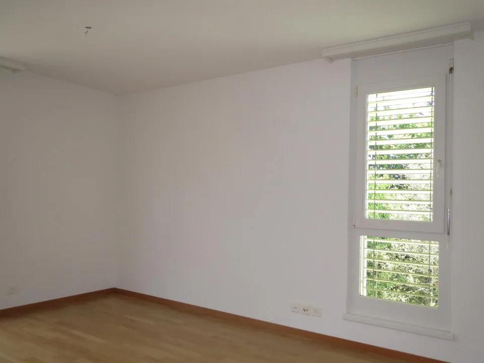 4.5-Zimmerwohnung an zentraler Lage, befristet bis 30.09.2027