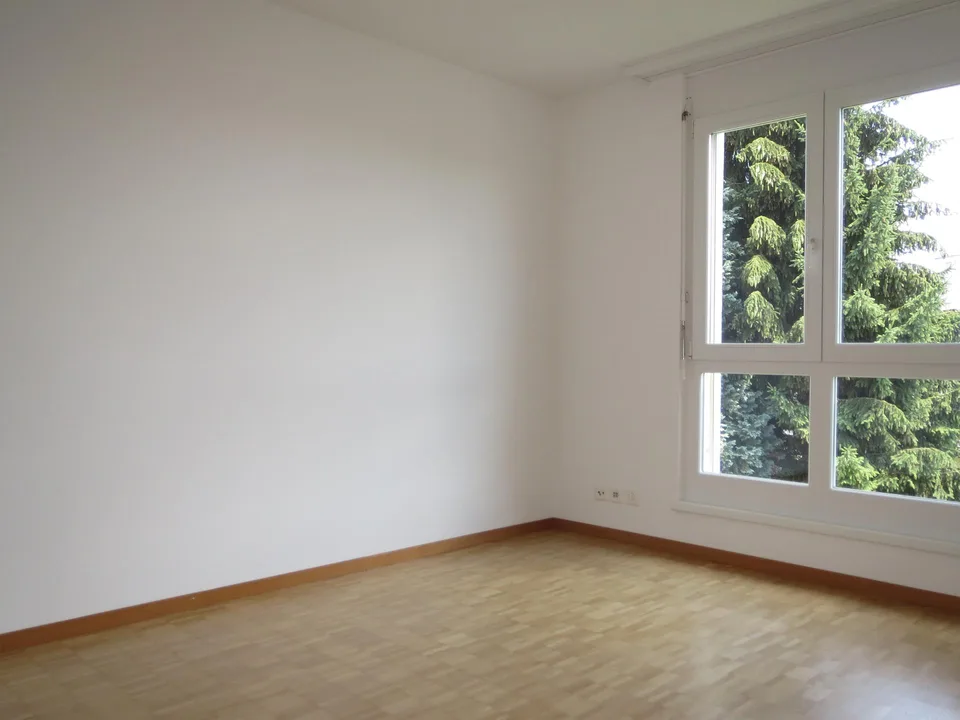 4.5-Zimmerwohnung an zentraler Lage, befristet bis 30.09.2027