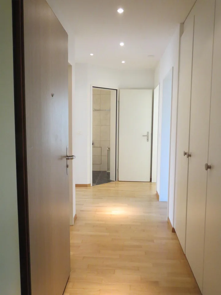 4.5-Zimmerwohnung an zentraler Lage, befristet bis 30.09.2027