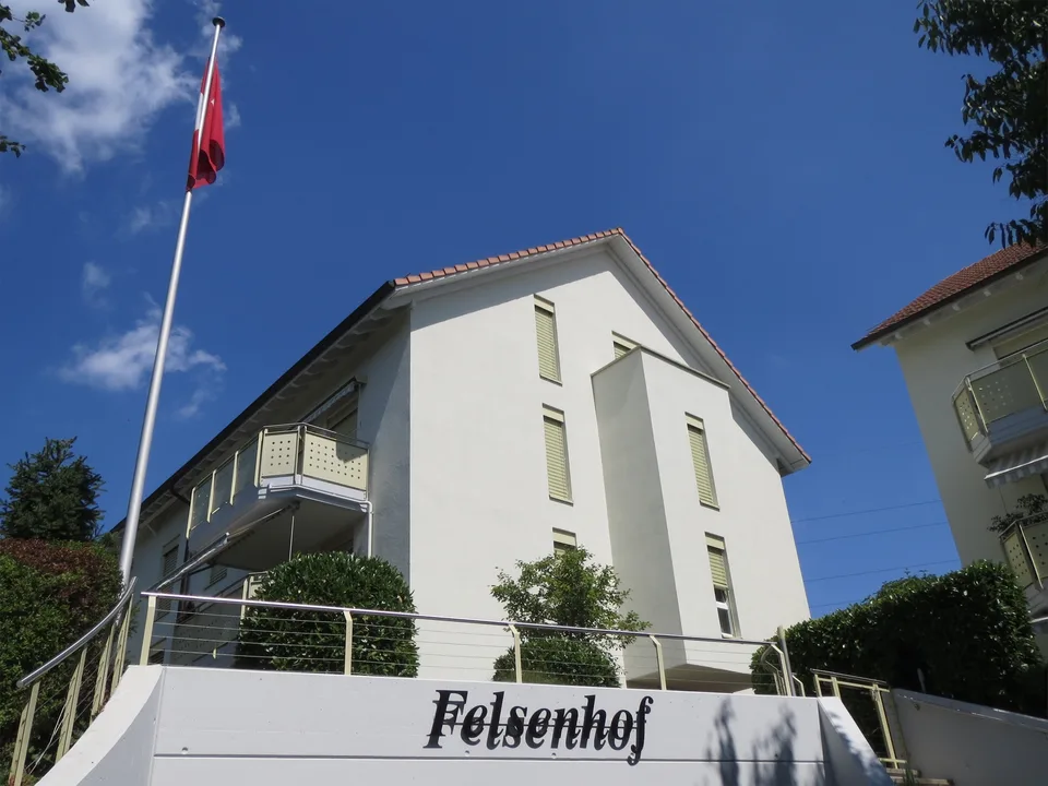 4.5-Zimmerwohnung an zentraler Lage, befristet bis 30.09.2027